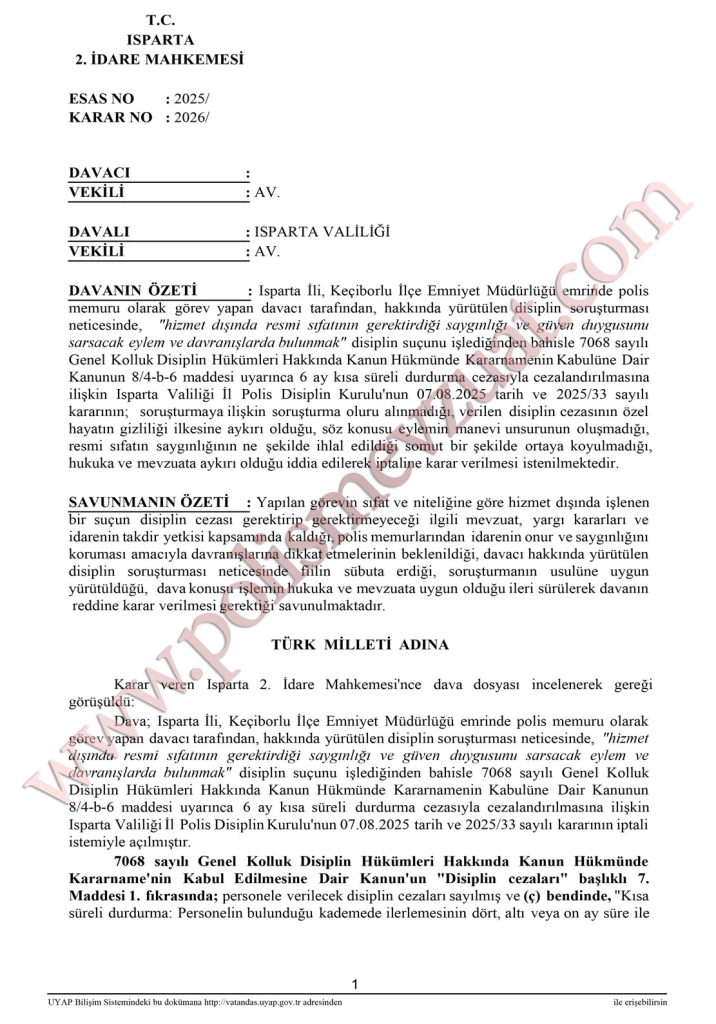 Görev dışında alkollü araç kullanırken trafik kazası geçiren polise verilen ceza. 2 alkollü araç kullanan polis kaza hizmet dışı