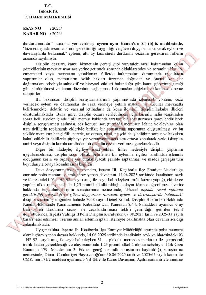 Görev dışında alkollü araç kullanırken trafik kazası geçiren polise verilen ceza. 3 görev dışında alkollü araç kullanan polis kaza hizmet dışı